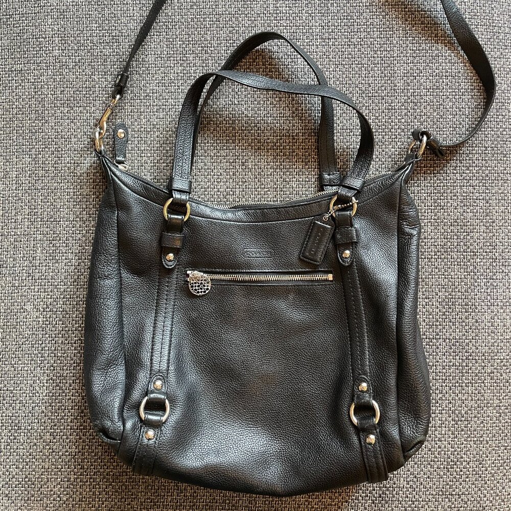 Coach black leather shoulder bag